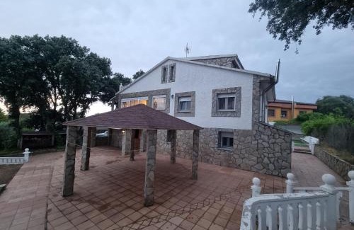 Albalate de Zorita House | Enjoy Relaxation at Casa Rural EL Mogollón with Ocean View