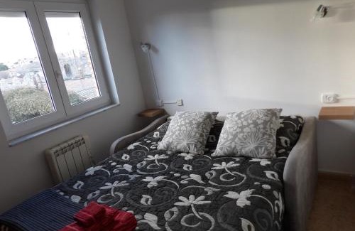 Old Town of Avila Apartment | Discover VuT Los Telares Muralla: Family-Friendly Retreat