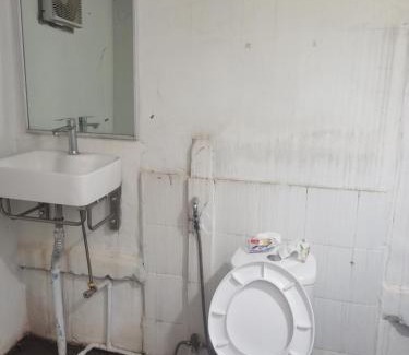 Vang Vieng House | Pet-Friendly VV酒店: Ideal for Family Getaways