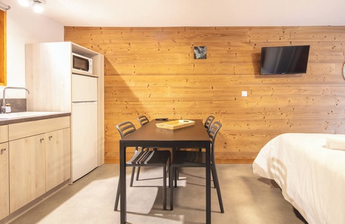 Saint-Leger-les-Melezes Other | Guest Rated 10/10 at VVF Les Écrins with Pool & Spa