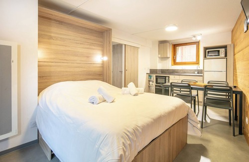 Saint-Leger-les-Melezes Other | Guest Rated 10/10 at VVF Les Écrins with Pool & Spa