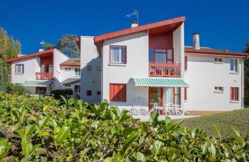 Saint-Jean-Pied-de-Port Resort | Pet-Friendly VVF Résidence Pays Basque with Ocean Views