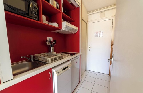 Port Leucate Hotel | Family-Friendly VVF Résidence Port-Leucate with Pool & Breakfast