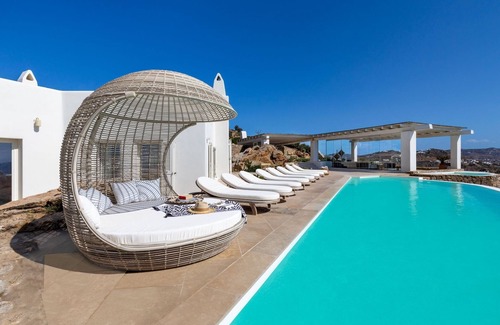 Agios Stefanos Villa | Elegant VVip Villa Leon Mykonos with Private Infinity Pool