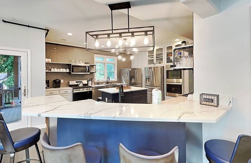 Thayerville House | Discover VVS: Private Dock & Hot Tub in Prime Location
