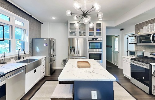 Thayerville House | Discover VVS: Private Dock & Hot Tub in Prime Location