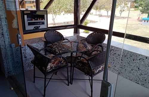 Novo Gravata Apartment | Delightful Retreat with Lake View & Pool Access for Families