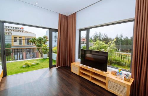 Dong Hoi Apartment | Relax at Vyanh Villa with Pool and Private Beach Access
