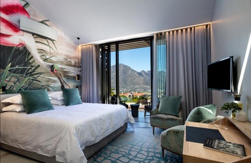 Hout Bay House | Top-Rated Vyn Guest House with Pool and Ocean Views