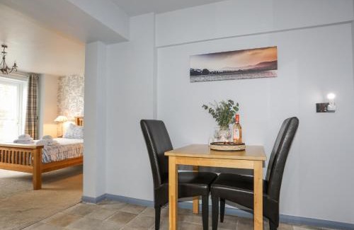Llanycil Apartment | Scenic Vyrnwy Lakeside Retreat at Bala Lake - 4 Star Stay