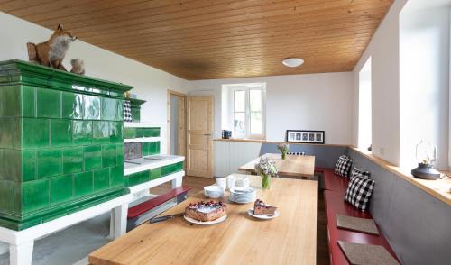 Weilheim House | Discover WÄLDER: Quartier Bierbronnen with Pool & Pet-Friendly Perks