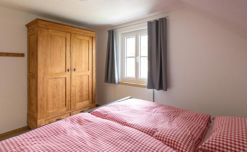 Weilheim House | Discover WÄLDER: Quartier Bierbronnen with Pool & Pet-Friendly Perks