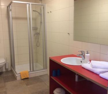 Warth Bed & Breakfast | Discover Wäldermetzge Hüttenzimmer: Family-Friendly Retreat