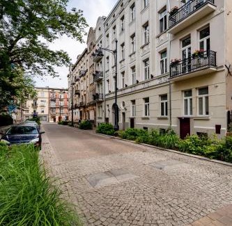 Srodmiescie Apartment | Wólczańska Superior Studio by BookingHost