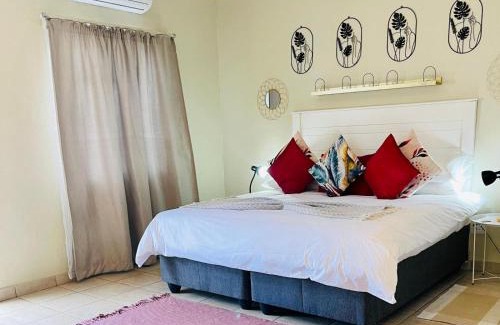 Nelspruit House | Elegant Wölfe Krantz: Poolside Comfort & 8/10 Guest Rated