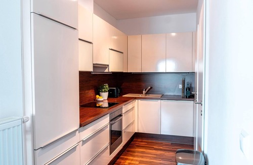 Poertschach am Woerthersee Apartment | Wörthersee Apartment with Private Lake Access for Families