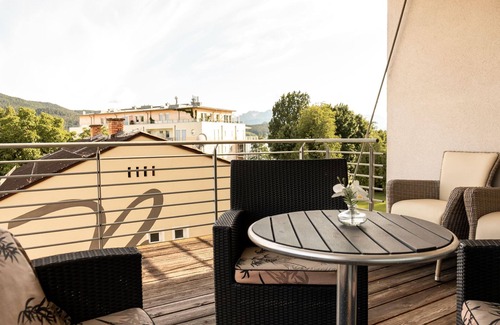 Poertschach am Woerthersee Apartment | Wörthersee Apartment with Private Lake Access for Families