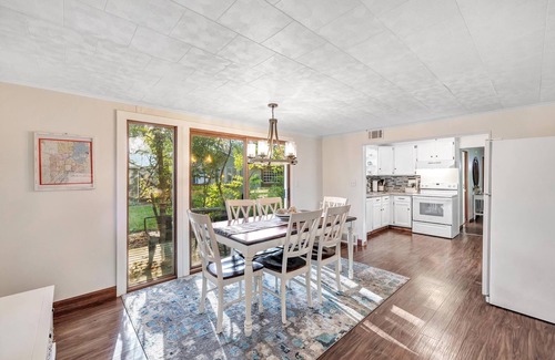 Green Bay House | Waterfront Cottage Retreat with Lake View & Pet-Friendly Amenities