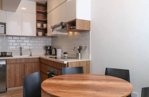 Petit Jean Ocharan Apartment | Stylish 3BR Retreat with Balcony in Miraflores, Pet Friendly