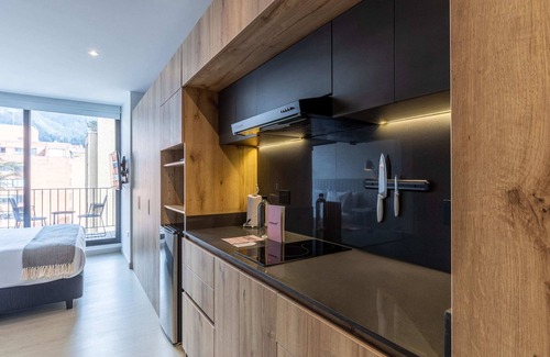Zona Rosa Apartment | Cozy Loft with Balcony - Pet & Child Friendly Retreat