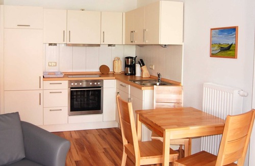 Wiek Apartment | Cozy W-Apartment 2: Ocean View & Family-Friendly Stay