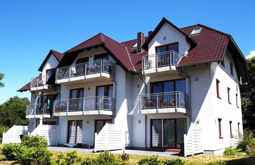 Wiek Apartment | Cozy W-Apartment 2: Ocean View & Family-Friendly Stay