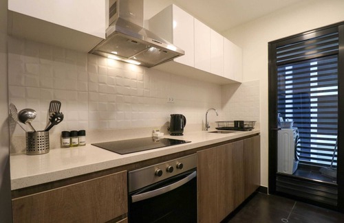 Leuro Apartment | Inviting 2BR Hotel in Miraflores with Pool Access