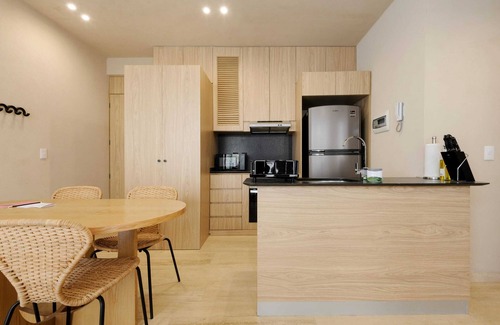 Santa Maria la Ribera Apartment | Inviting 2BR Retreat with Balcony in Cuauhtemoc
