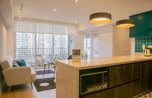 Leuro Apartment | w Inviting 3BR w Balcony in Hip Miraflores