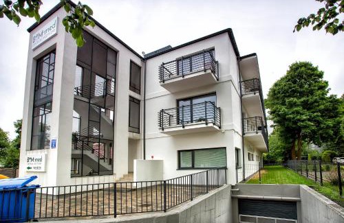Koszalin Apartment | Budget-Friendly W&K Apartments - Glam Suite with Breakfast