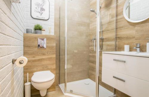 Koszalin Apartment | Unforgettable Stay at W&K Apartments - Moon Suite