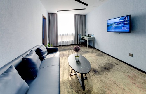 Baiyun Hotel | Budget-Friendly W Kardon Hotel with Family Amenities