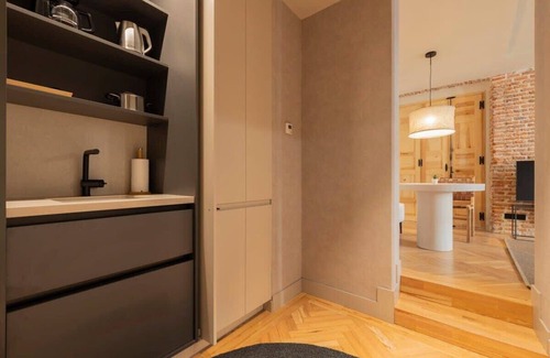 Palacio Apartment | Modern 1BR at Palacio Real with Kitchen & Accessibility