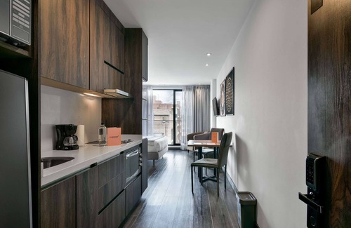 Chico Norte III Apartment | Trendy Loft in Chico with Kitchen & Family-Friendly Amenities