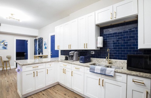 Brighton Park Apartment | Ideal W Pershing: Pet-Friendly 3-Bed Apt near Downtown