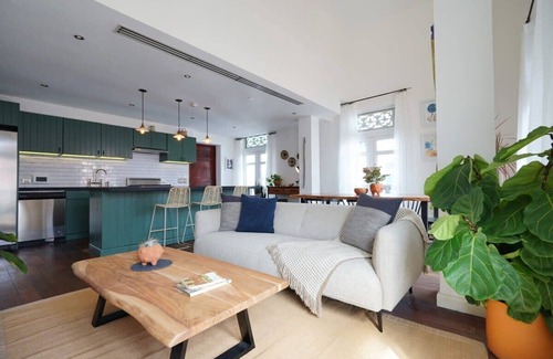 Casco Viejo Apartment | Stylish 2BR Retreat in Casco Viejo with Kitchen Access