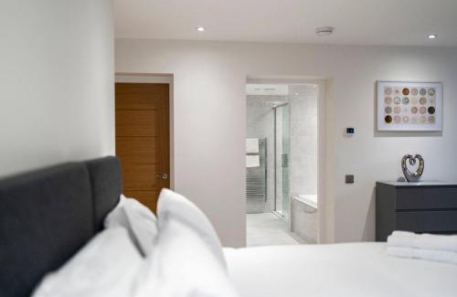 Broughty Ferry Apartment | Family-Friendly W. Queen St. Apt - 4-Star Guest Rated