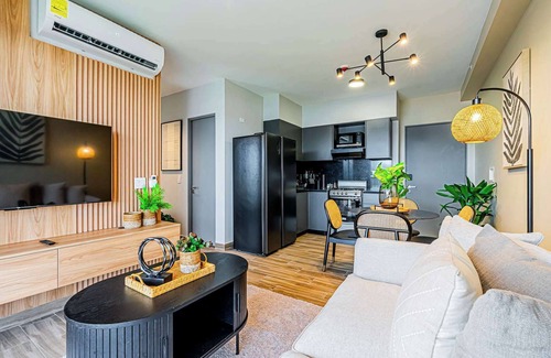 Panama City Apartment | w* | Regal 1BR w/Great Deco in Centriqo