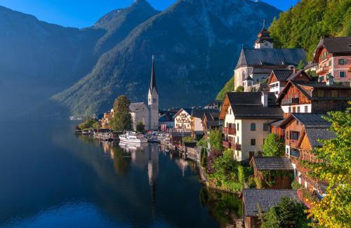 Hallstatt House | Elegant W & S Executive Apartments with Hot Tub in Hallstatt II