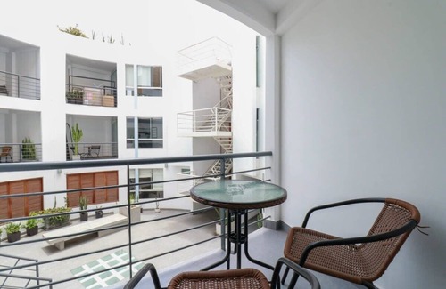 Barranco Apartment | Guest Rated: 10/10 in Barranco - 3BR with Balcony