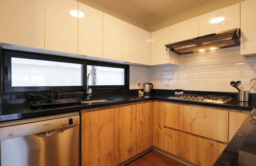 Armendariz Apartment | Inviting 2BR Retreat with Balcony in Miraflores