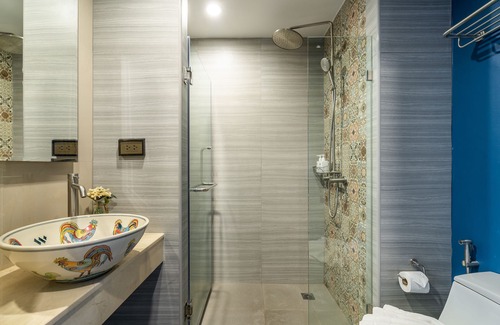 Bang Lamphu Lang Hotel | Discover W Station: Top-Rated Stay with Spa & Family Perks
