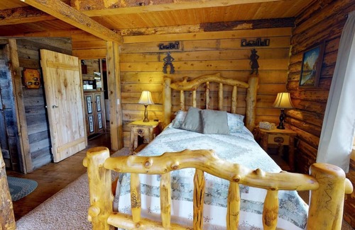 Blanding Resort | Guest Ranch Group Lodging for Up to 70 Guests Awaits