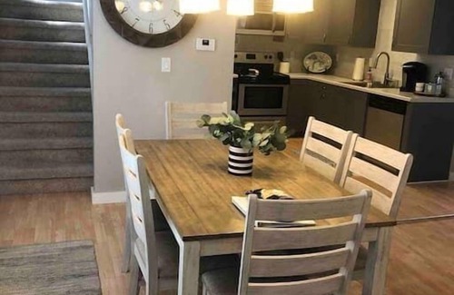 Muskego House | Exceptional Lake Muskego House – Walk to Shops & Dining
