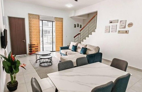 Tanah Rata House | Guest Rated 9.1: WarmStay at Golden Hills for Families