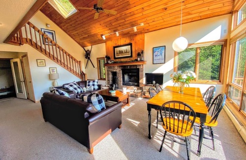 Bretton Woods House | Cozy Bretton Woods Condo with Ski Area Views & Fast WiFi