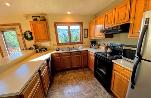 Bretton Woods House | Cozy Bretton Woods Condo with Ski Area Views & Fast WiFi