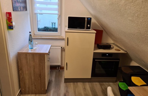 Hullhorst Apartment | Family-Friendly W3 Apartment with Air Conditioning