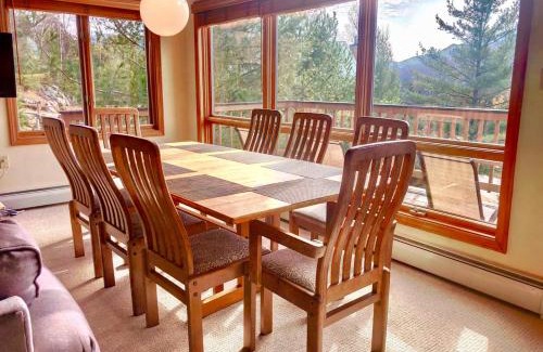 Bretton Woods Villa | Top-Rated Bretton Woods Condo with Ski Views and Fireplace