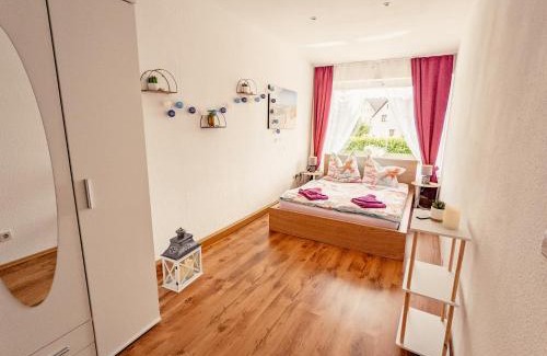 Lichtenhain Apartment | Experience Urlaubsmagie: Pool, Terrace & Barbecue Fun
